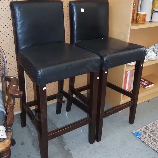 2x vinyl bar stools