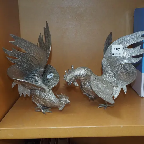 2x cast metal fighting cocks H200