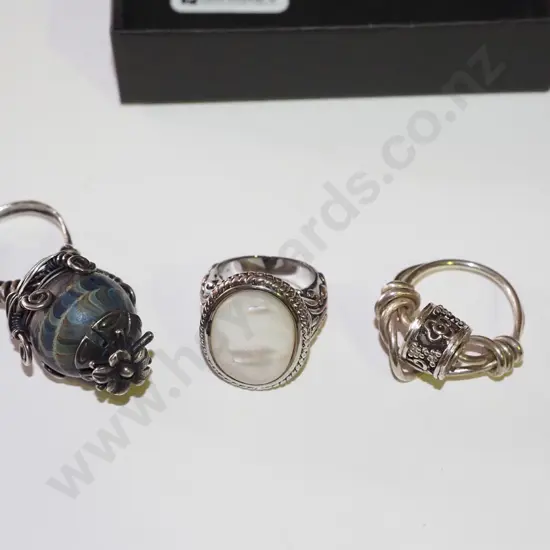 1x large copper and mop stone ring, 2x sterling silver worry rings