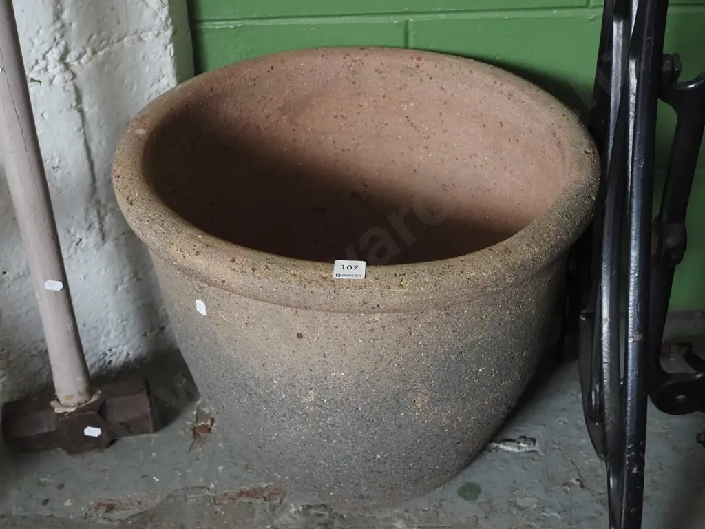 concrete garden planter H360 Image 1++