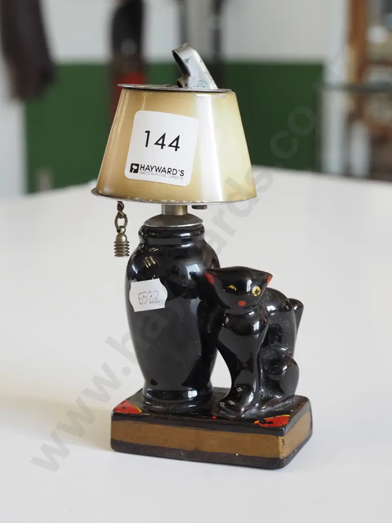 vintage cat & lamp themed table lighter Image 1++