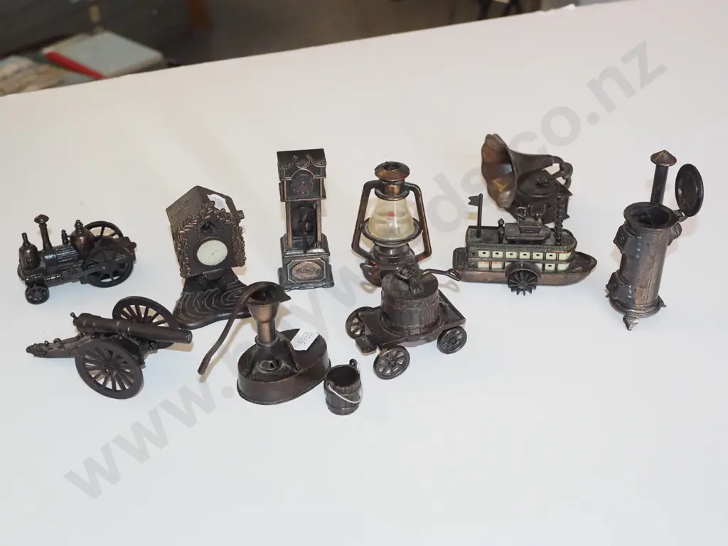 box of pencil sharpeners Image 1++