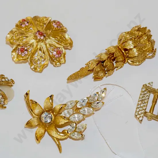 tray of costume brooches