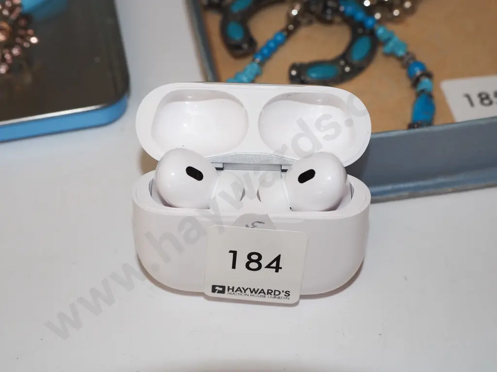 Apple Airpods & case Image 1++