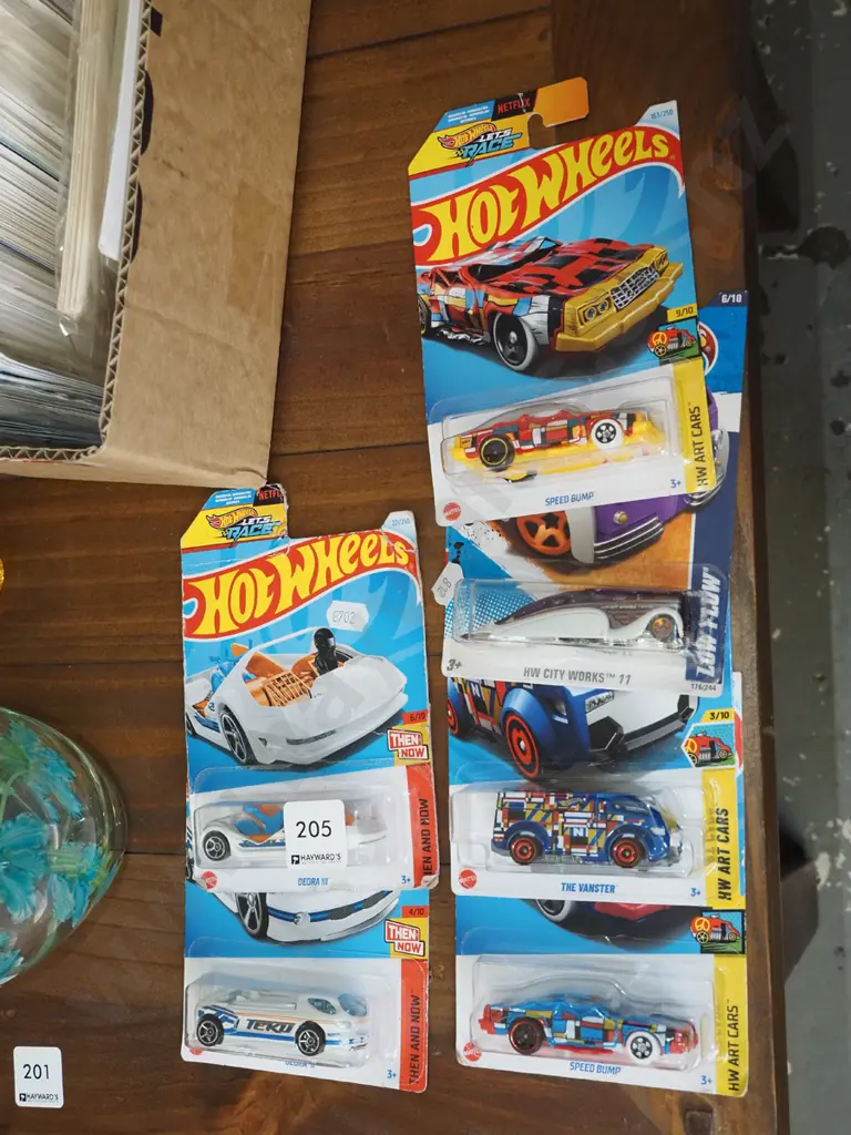 6x carded Hotwheels cars Image 1++