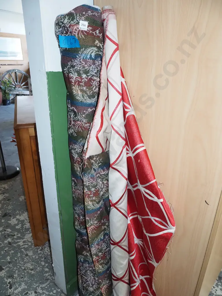 2x bolts of fabric Image 1++