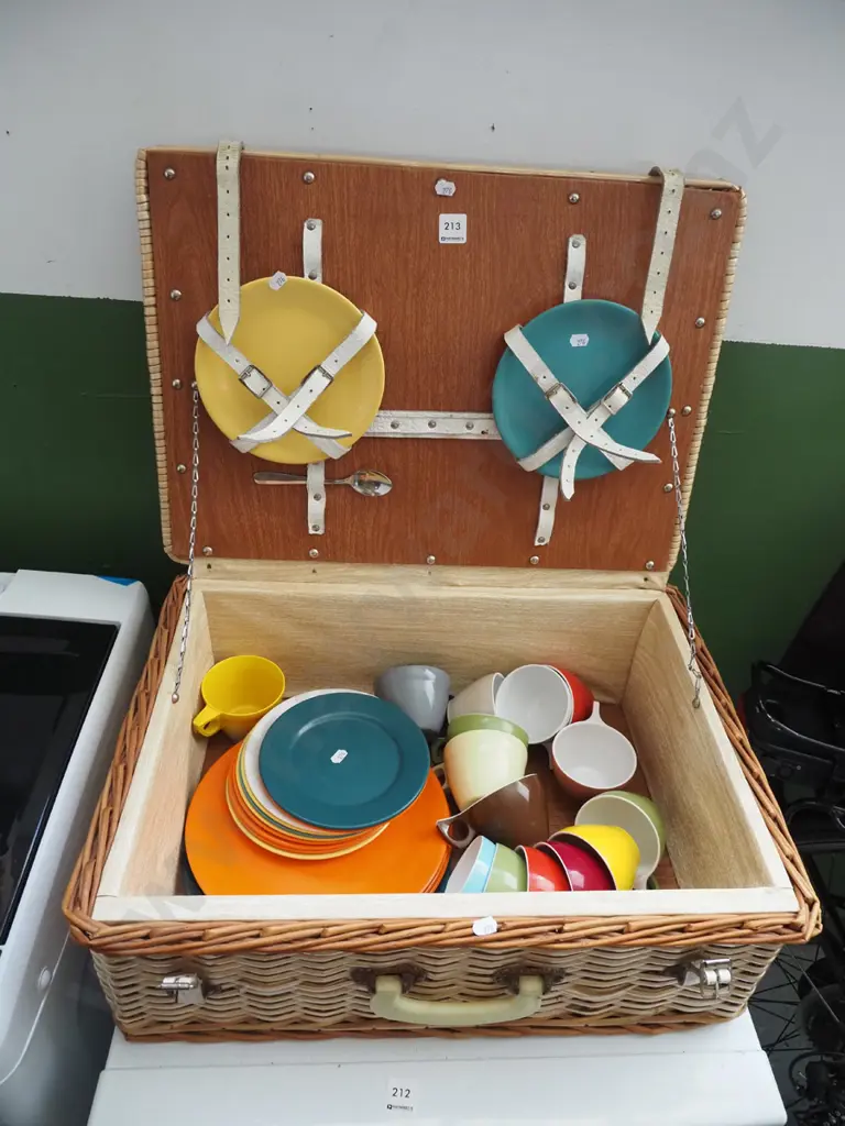 retro cane picnic hamper with plastic duraware cups plates etc  Image 1++