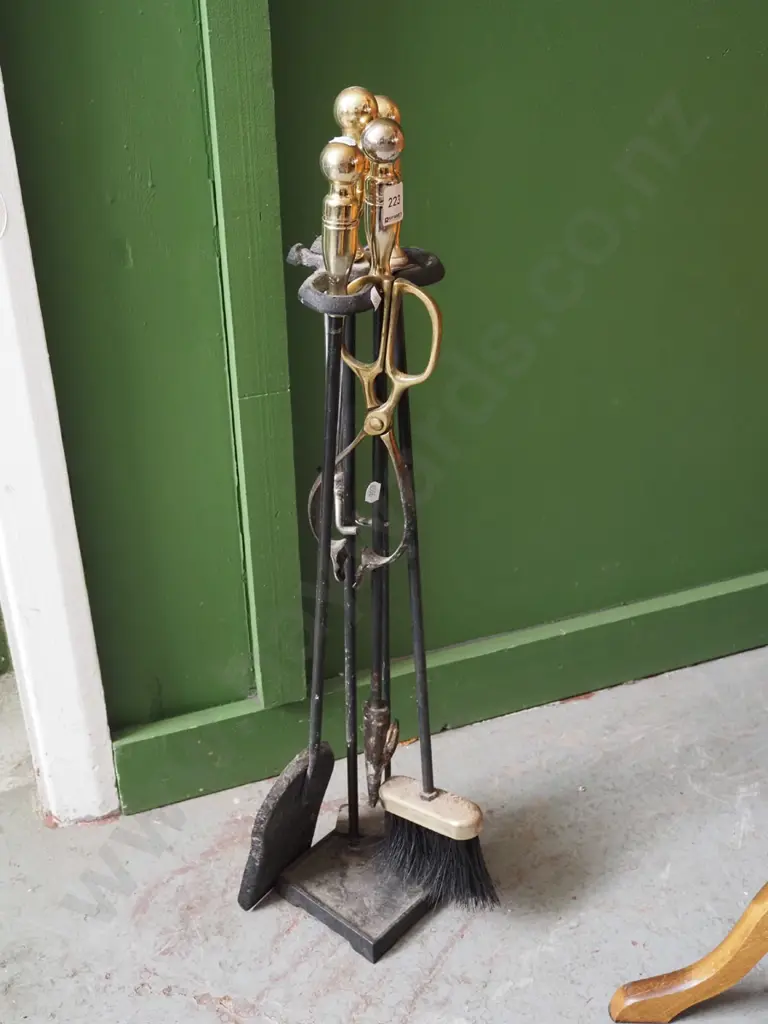 fireside set and stand Image 1++