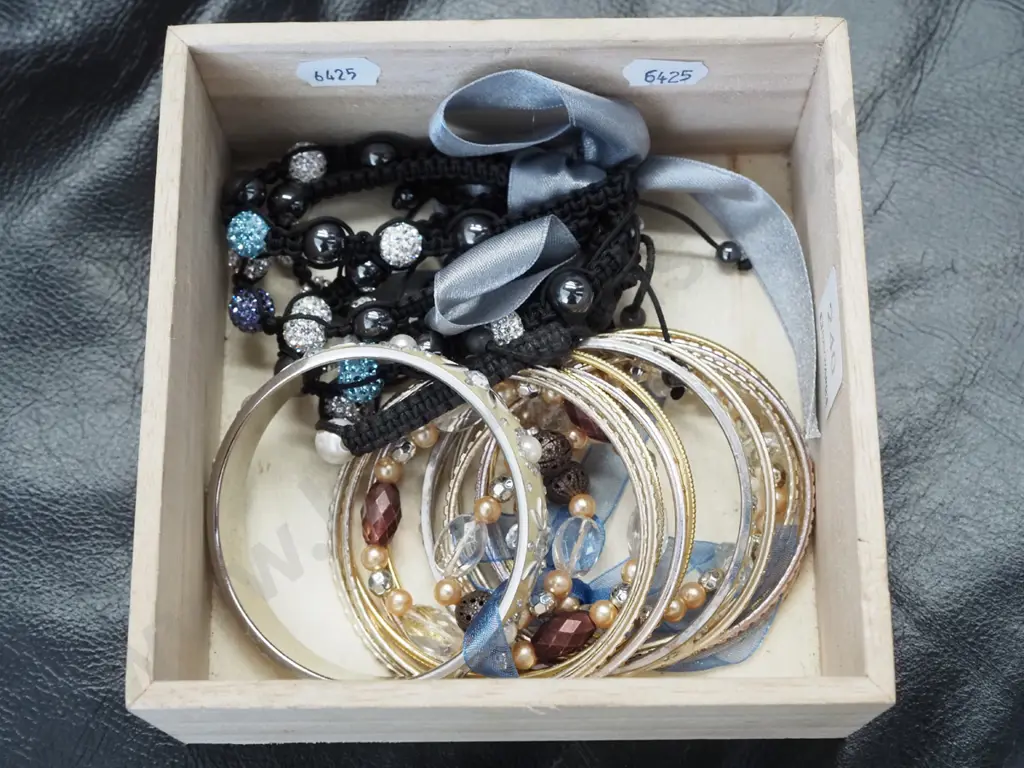 box; Lovisa bangles, crystal pull string bracelets Image 1++
