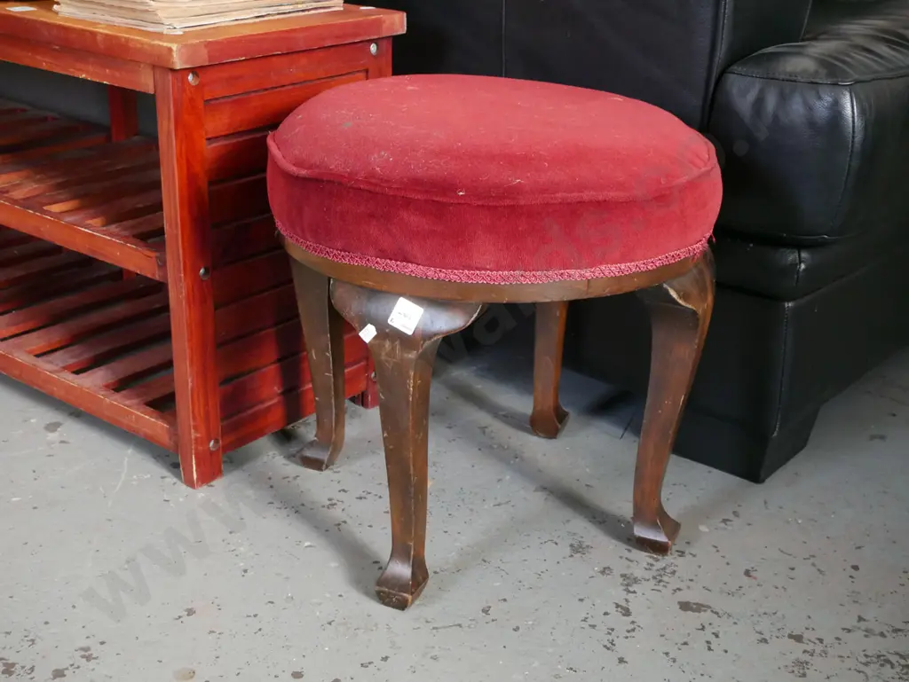 cab leg red upholstered stool Image 1++