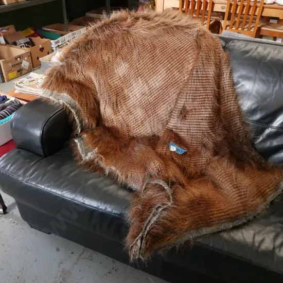 faux kiwi feather style cloak