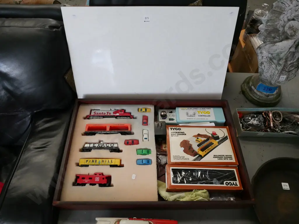 homemade wooden case with Tyco train set, controller, carriages and cars Image 1++