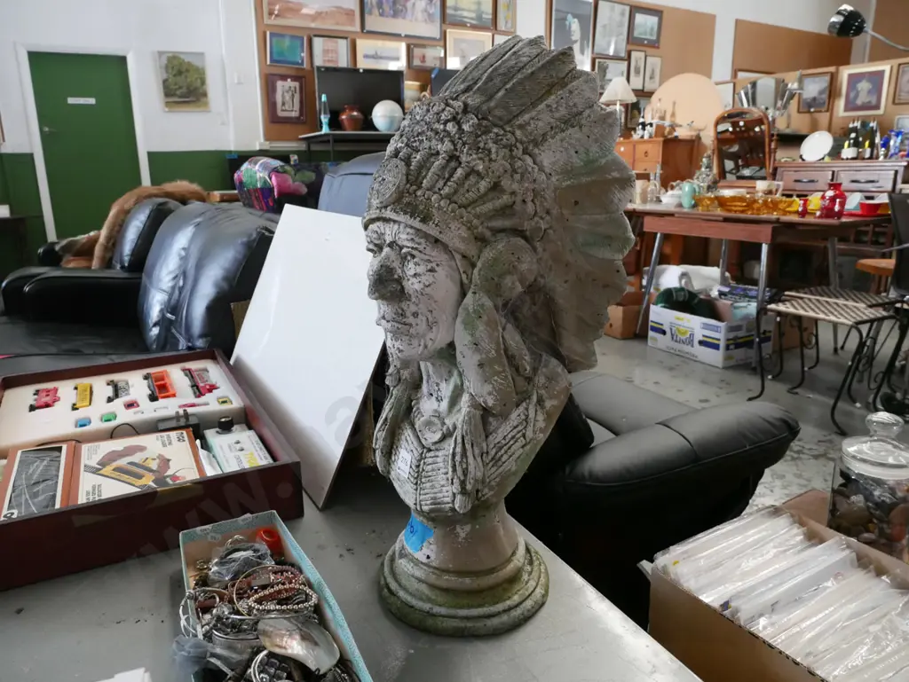 cast concrete first nations garden figurine H600 Image 1++