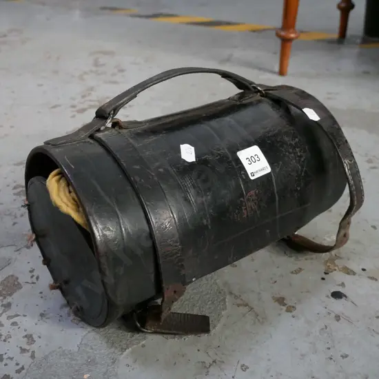 2x lawn bowls in leather case