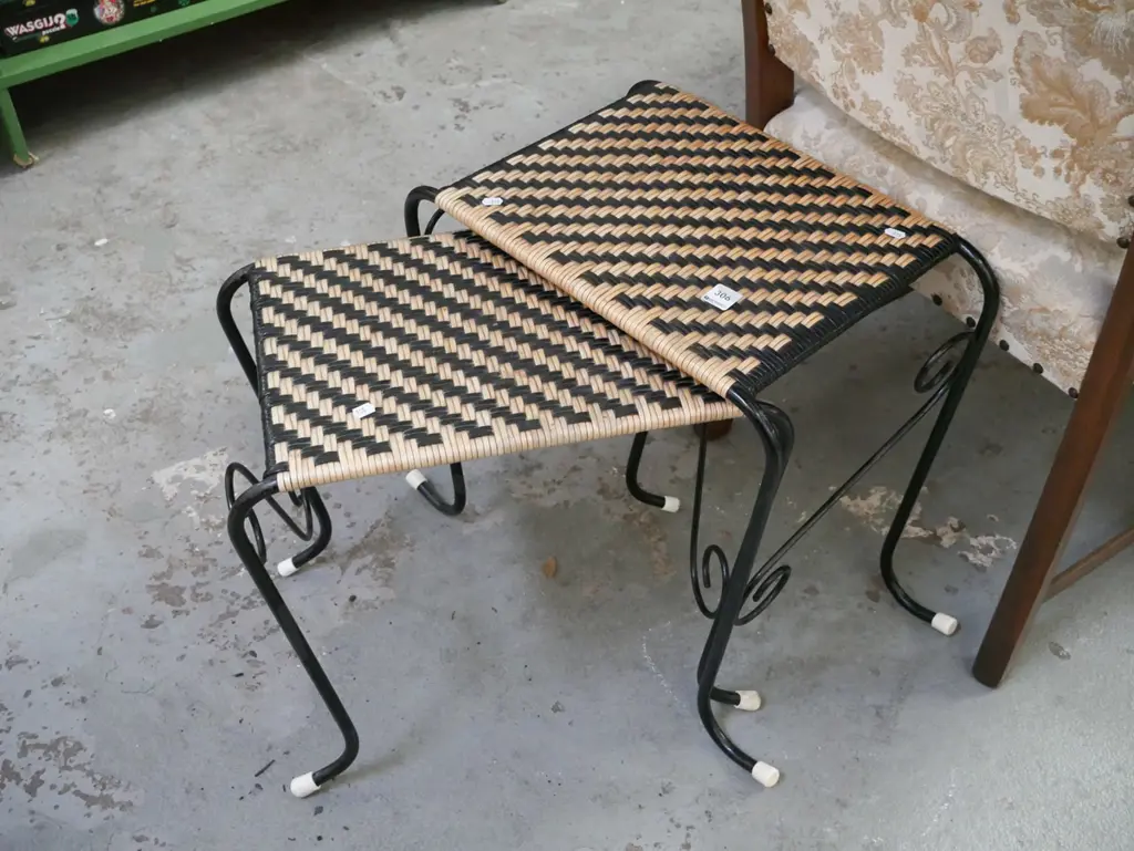 2x retro woven plastic stools Image 1++