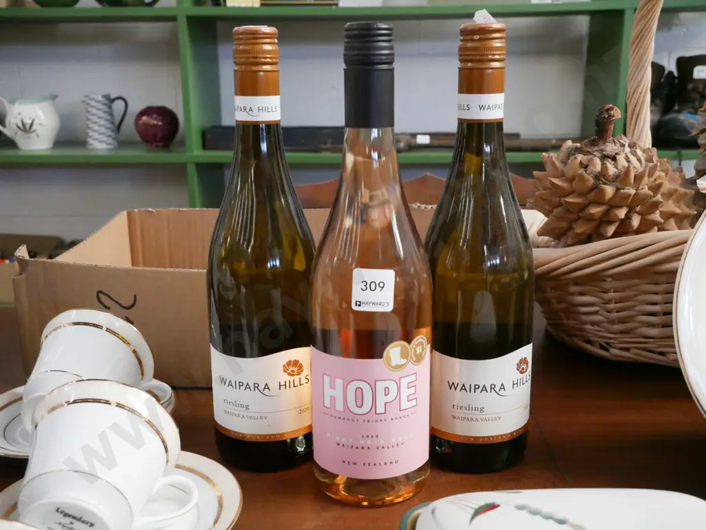 2x bottles of Waipara Hills riesling 20202, 1x Hope pinot noir rose 20202 Image 1++