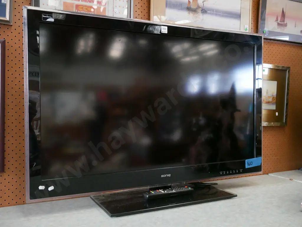 Soniq 40" TV  Image 1++
