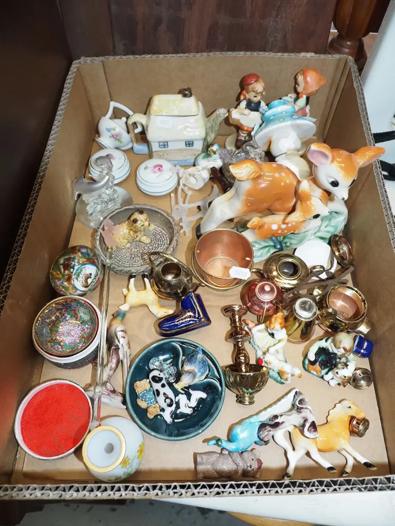 box; brass miniatures, figurines, small dishes etc Image 1++