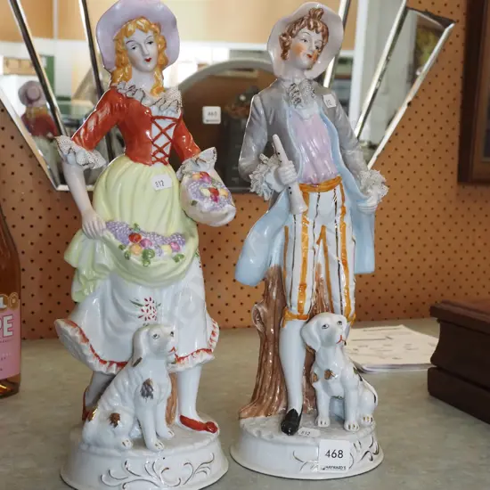 2x romance scene figurines H370