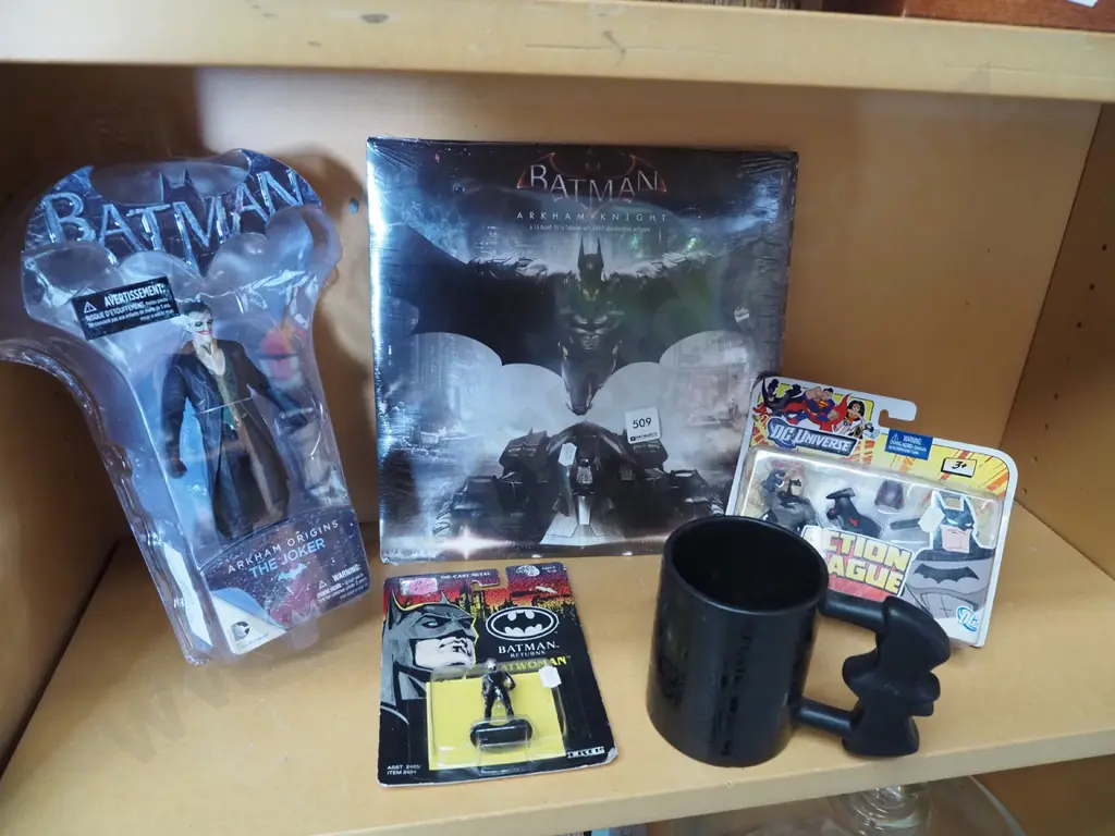 shelf; Batman items - figurines, cup, calendar etc Image 1++