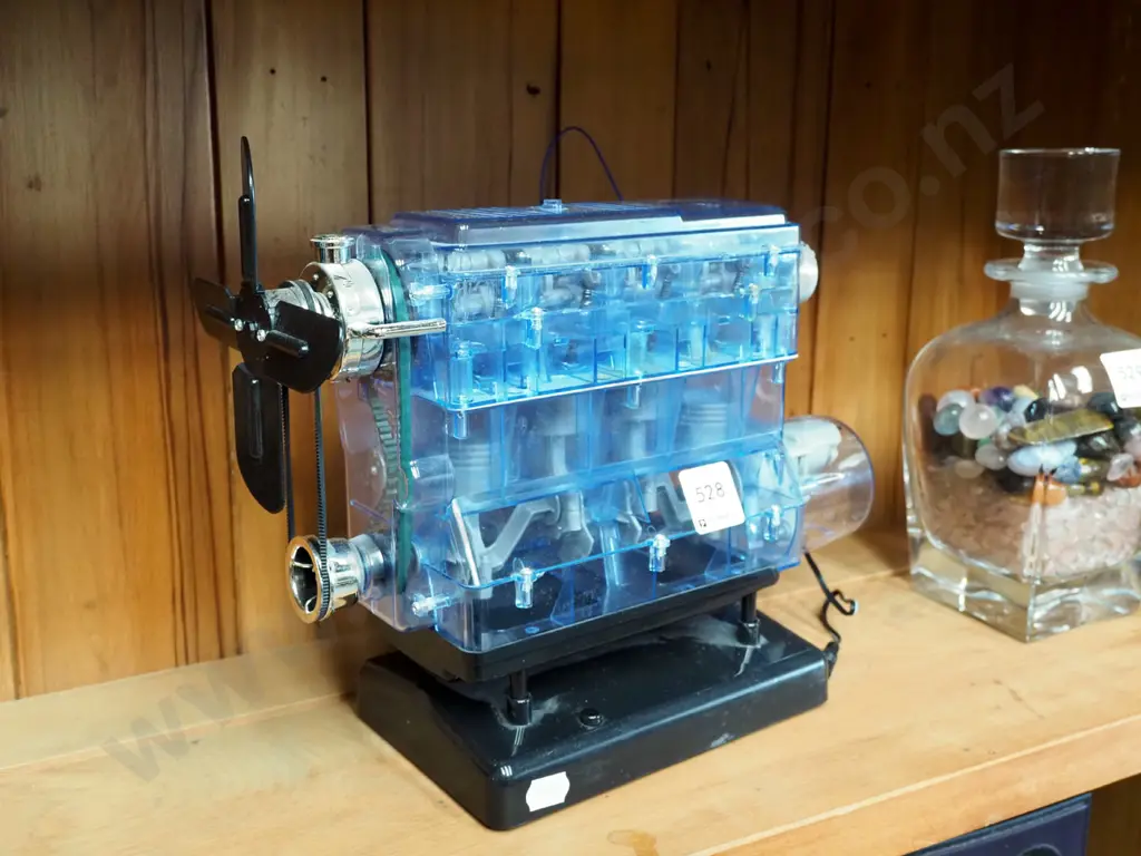 plastic 4 cyclinder engine L310 Image 1++