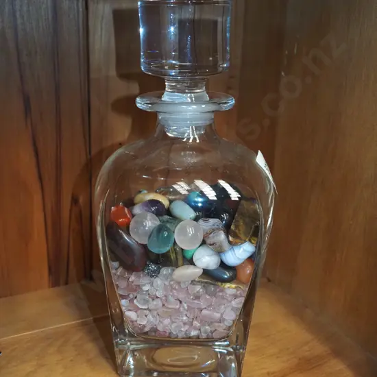 crystal decanter of polished stones H220