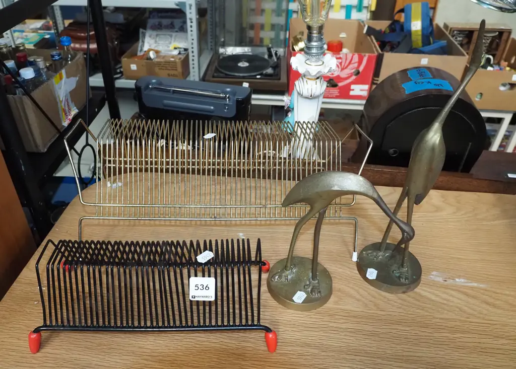 2x brass bird figurines, 2x mid century record racks H bIrd 310 Image 1++