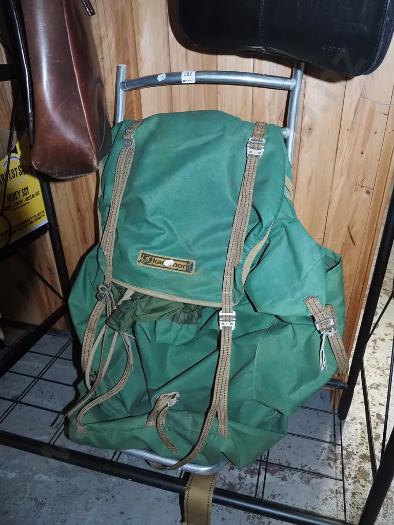 vintage alloy framed tramping pack Image 1++