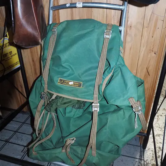 vintage alloy framed tramping pack