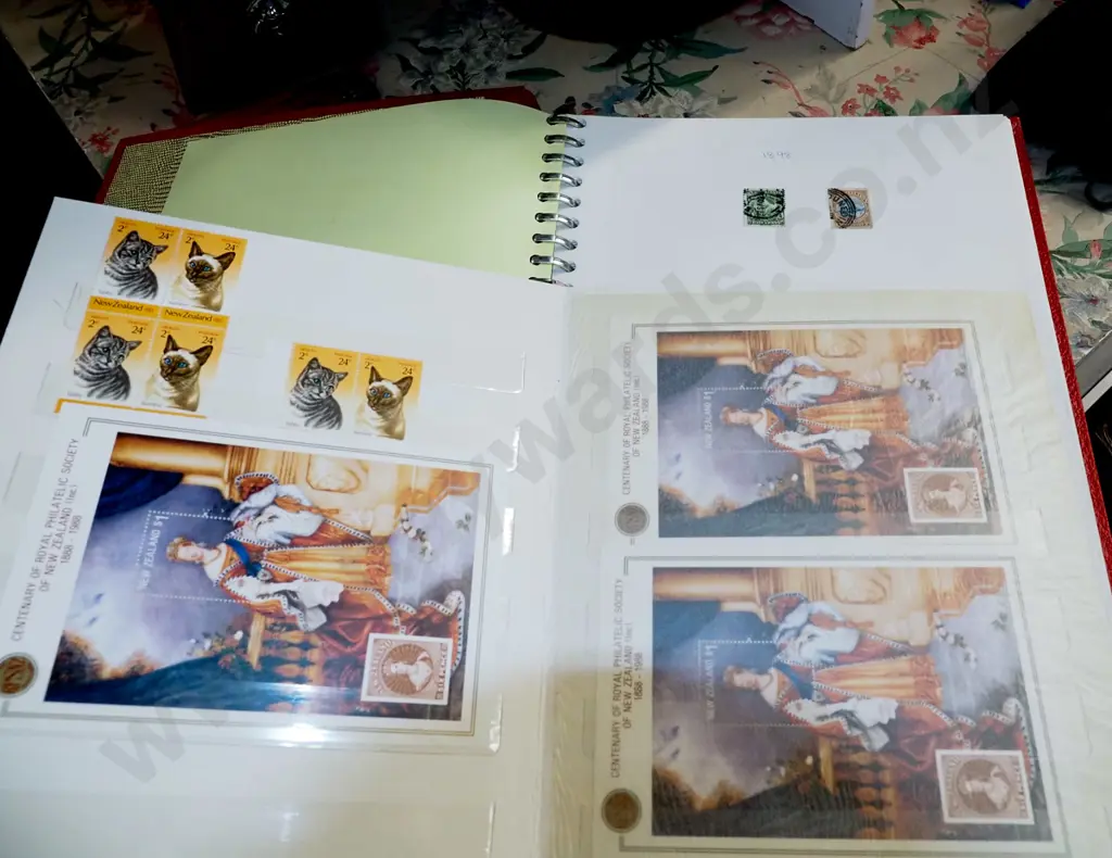 2x stamp albums Image 1++
