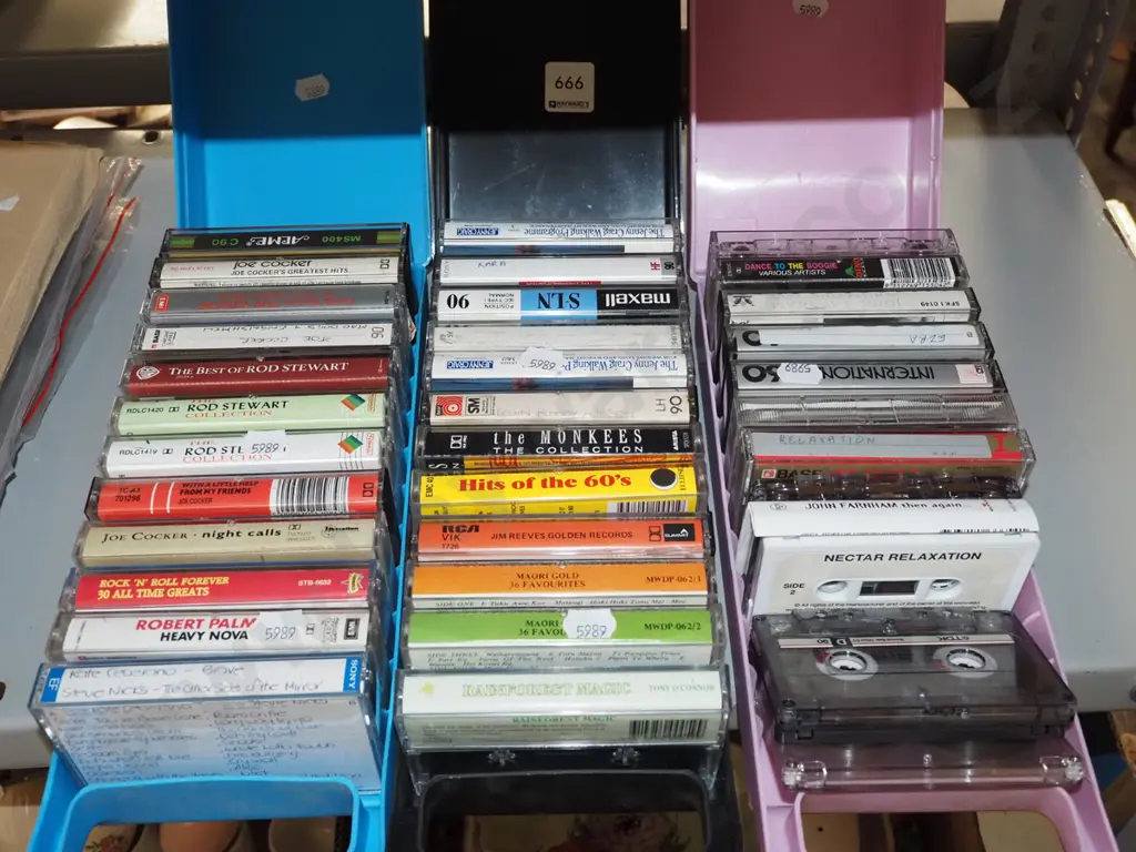 3x plastic containers for tape cassettes and tapes Image 1++