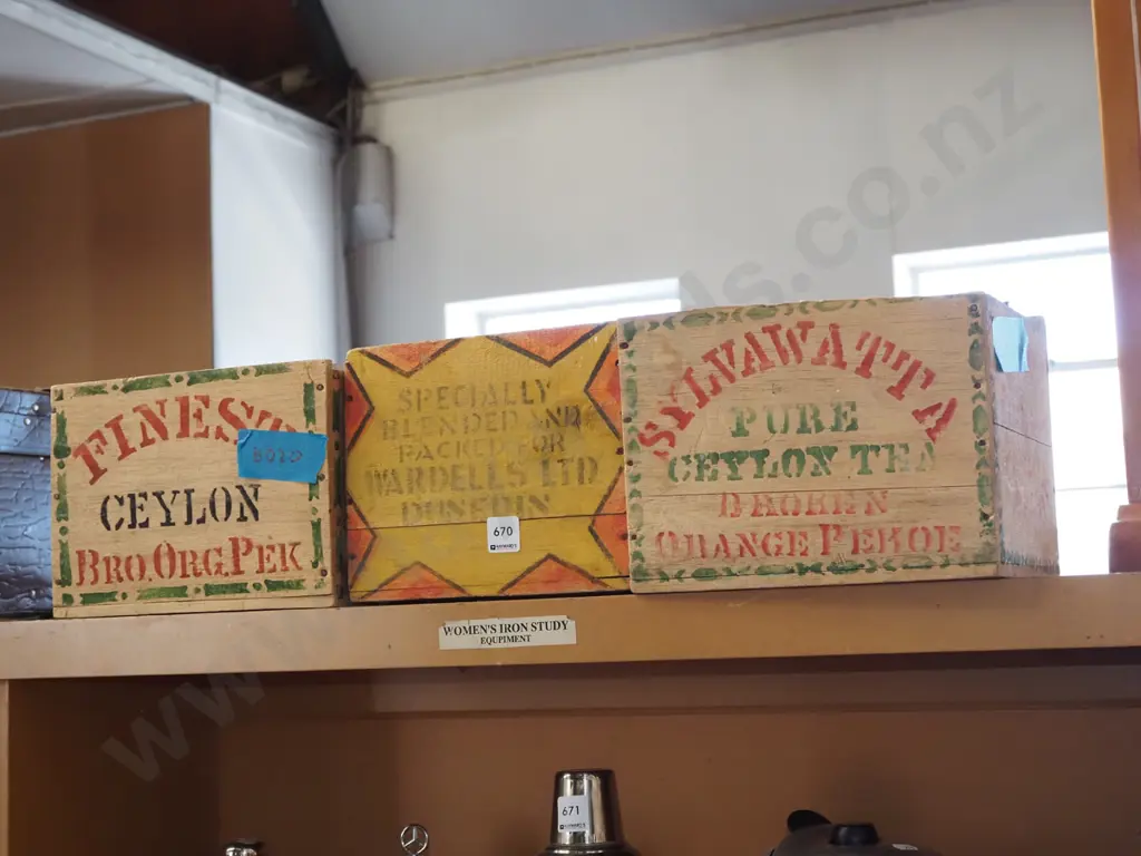 3x small wooden tea boxes Image 1++