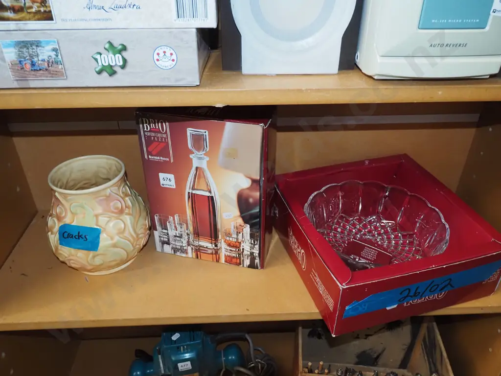 shelf; Wade vase - crack, crystal decanter set, bowl Image 1++