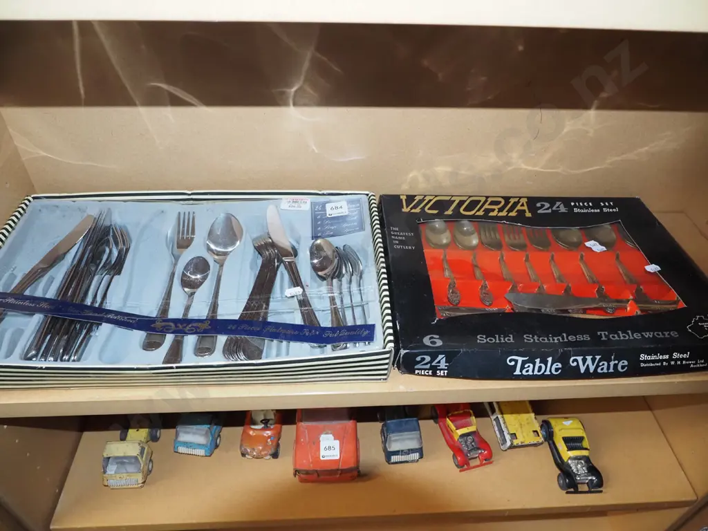 2x sets of 24 stainless steel cutlery Image 1++