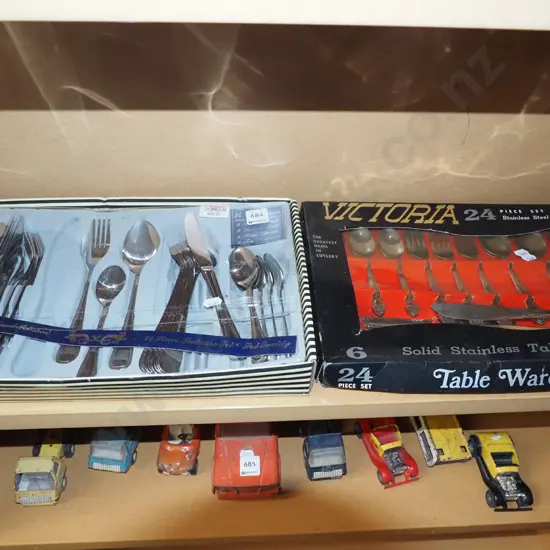 2x sets of 24 stainless steel cutlery