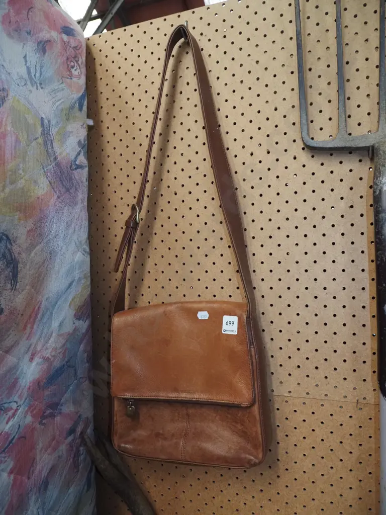 leather hand bag  Image 1++