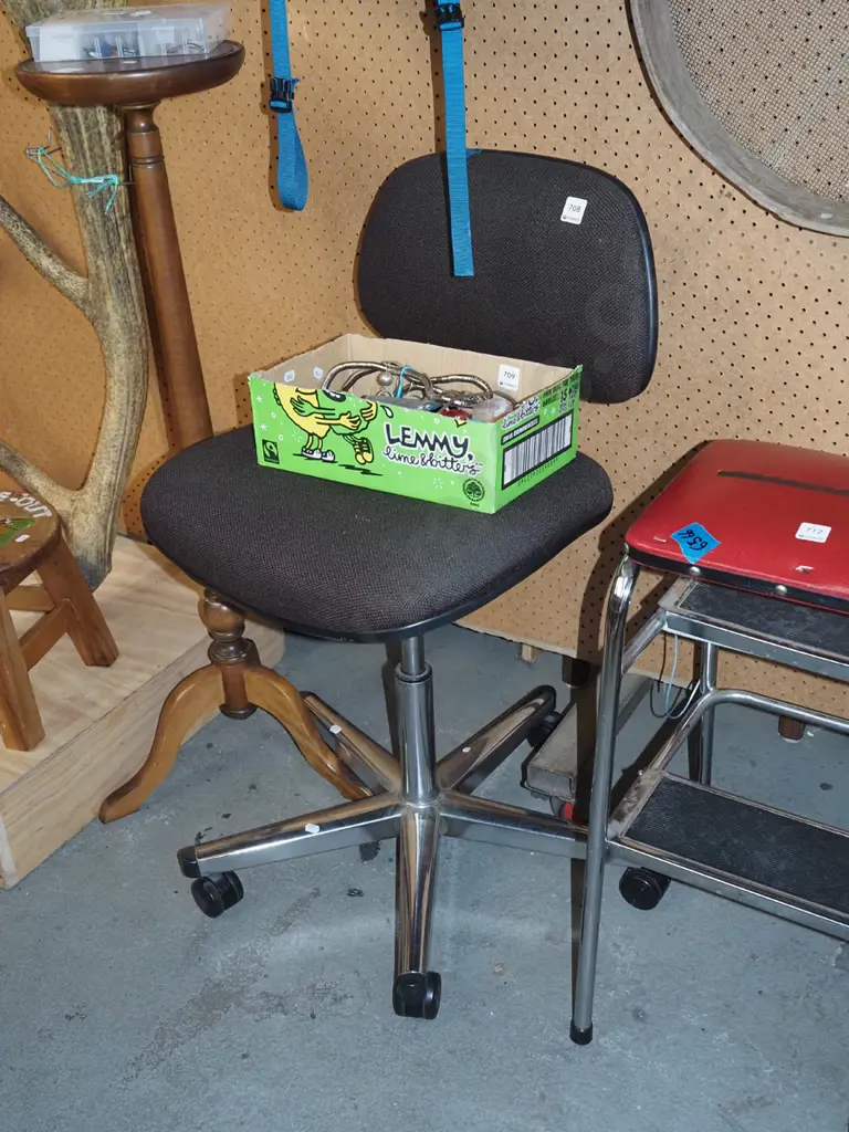 office chair Image 1++