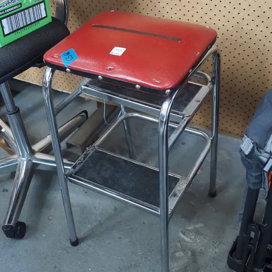 red vinyl kitchen stool - vinyl needs attention