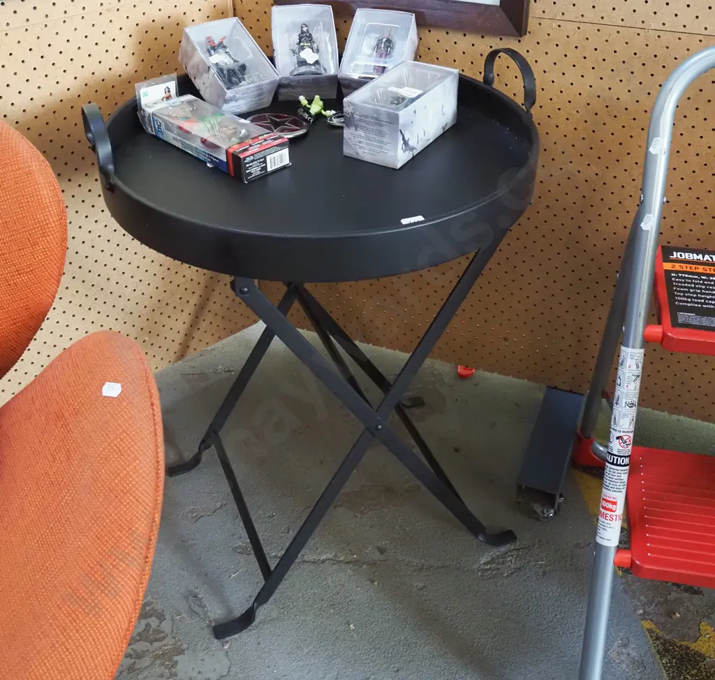 circular metal butler's tray and stand Image 1++