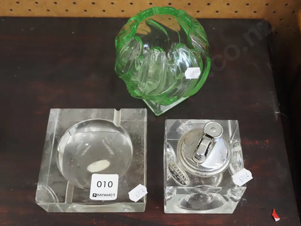 cut crystal ash tray, table lighter, green glass vase H100 Image 1++