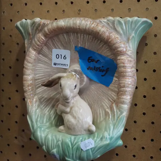 Sylvac bunny wall pocket vase - missing 1 ear
