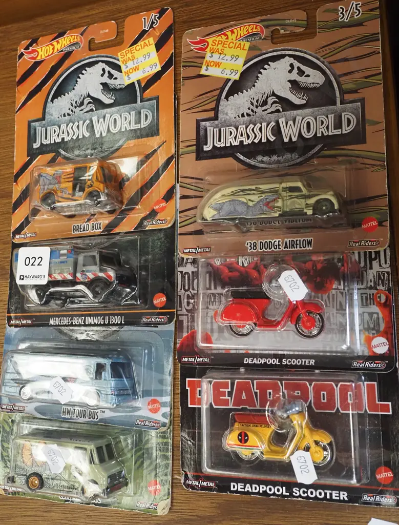 7x carded Hotwheels toy vehicles Image 1++