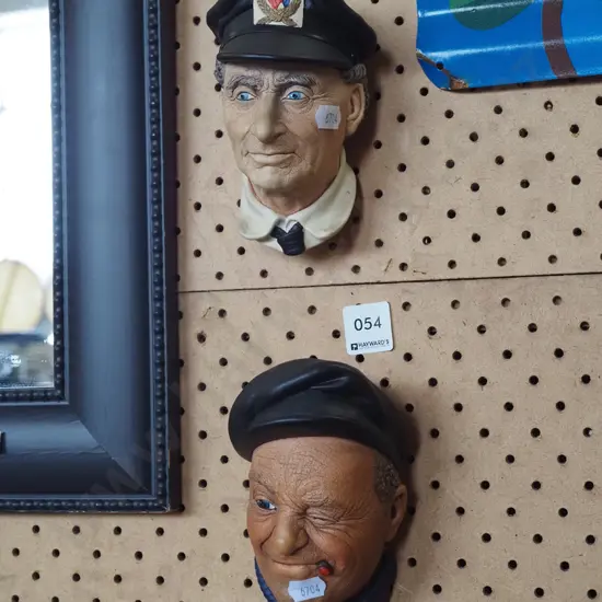 2x Bossons wall mounted figurines - sailors