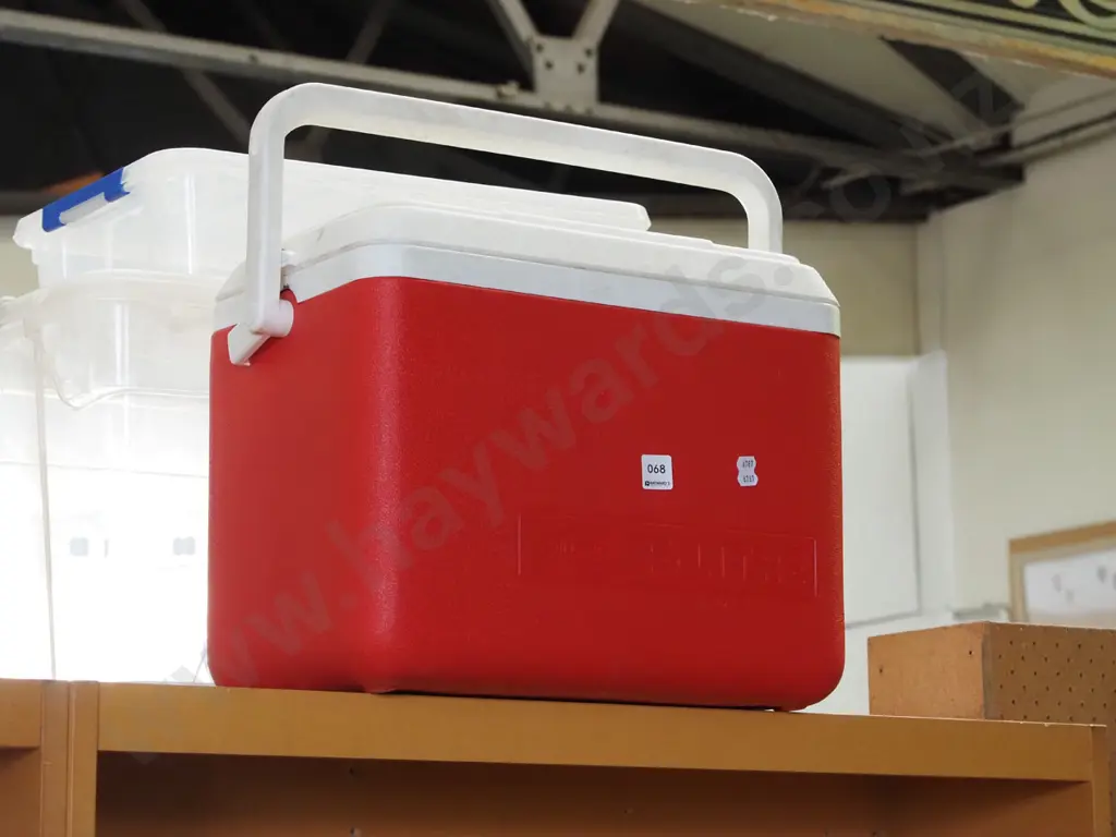 Willow 26L chilly bin Image 1++