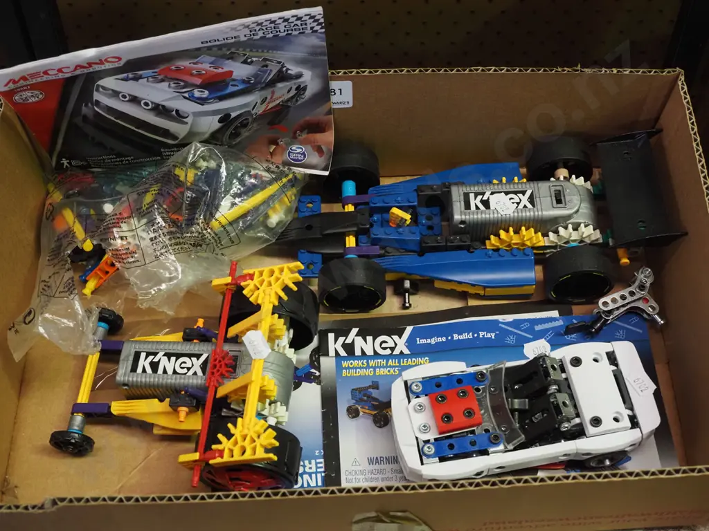 box of Meccano K'Nex toys Image 1++