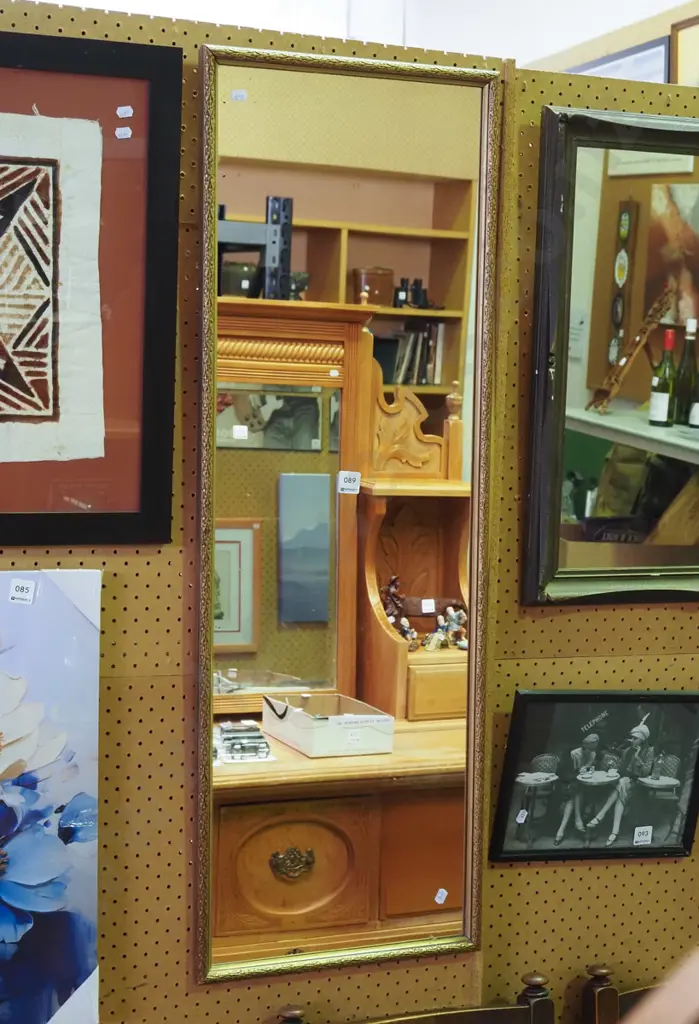 H1050 wall mirror Image 1++