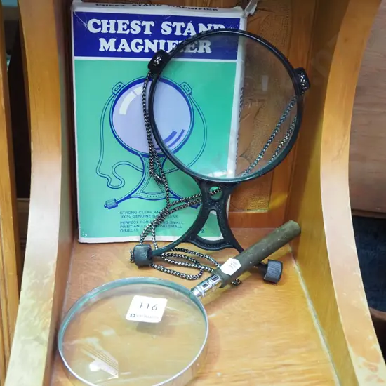 2x magnifying glasses