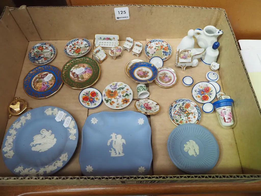 box; jasperware dishes, Limoges and other miniatures Image 1++