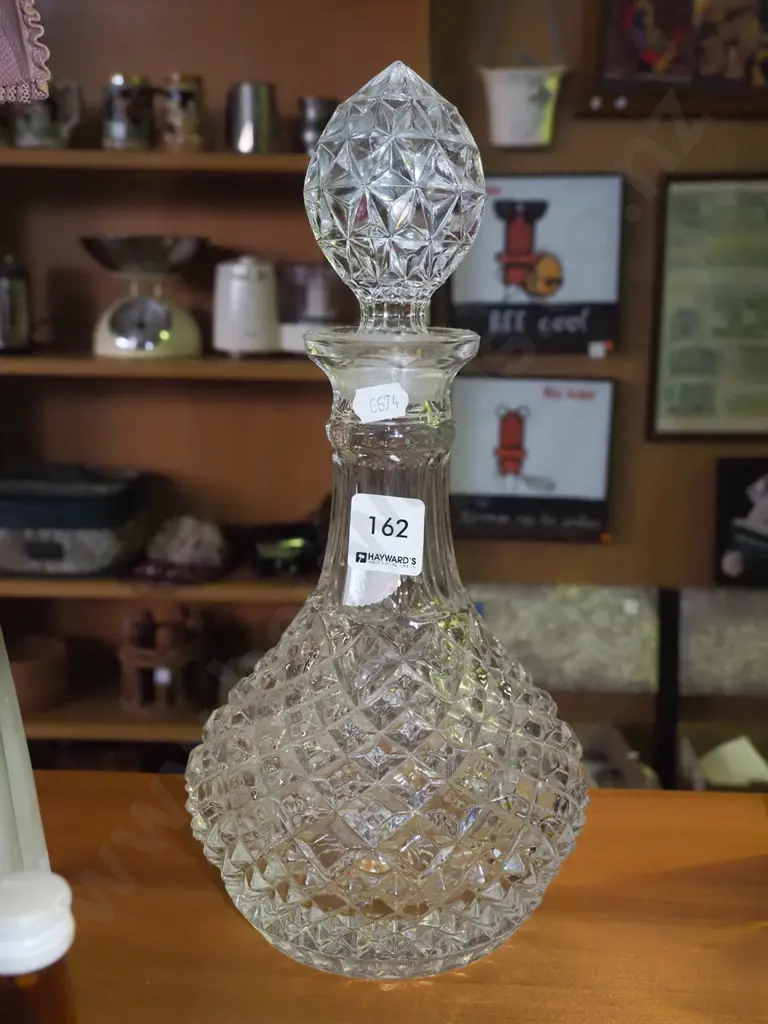stopperedcrsyatldecanter H300 Image 1++