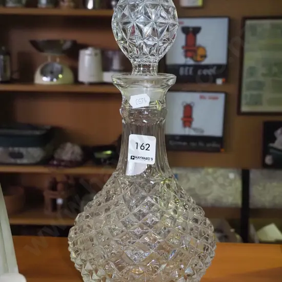 stopperedcrsyatldecanter H300